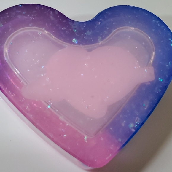 Resin ashtray - Picture 6 of 8